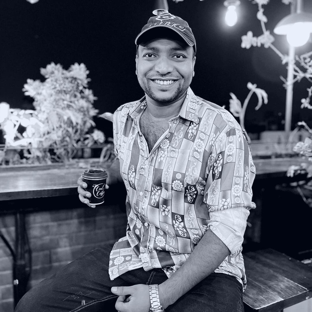 Portrait of Murad Sarkar, Senior Marketing Consultant